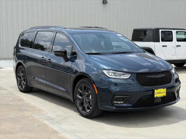 2025 Chrysler Pacifica PACIFICA LIMITED
