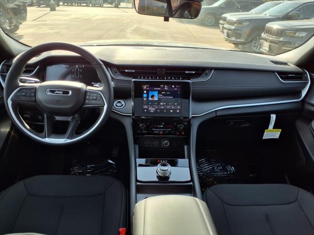 2025 Jeep Grand Cherokee GRAND CHEROKEE L LAREDO X 4X2