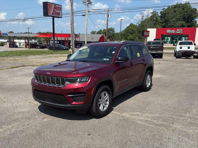 2023 Jeep Grand Cherokee Laredo 4x4
