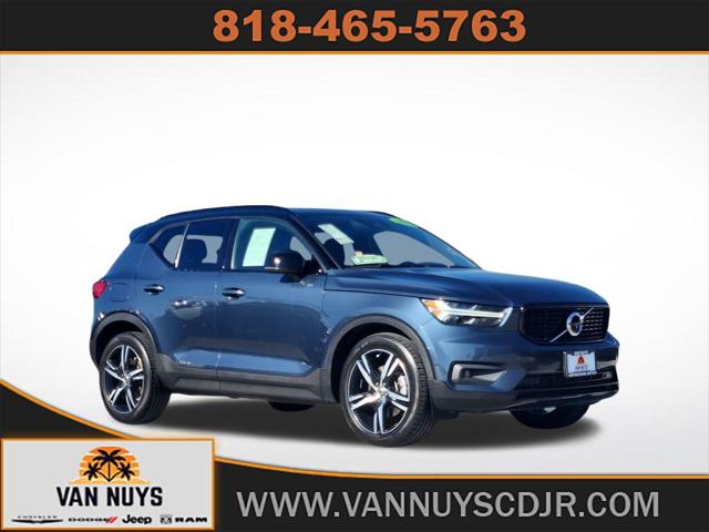2022 Volvo XC40 T5 R-Design