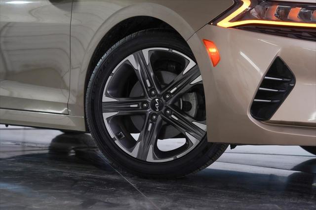 2022 Kia K5 EX