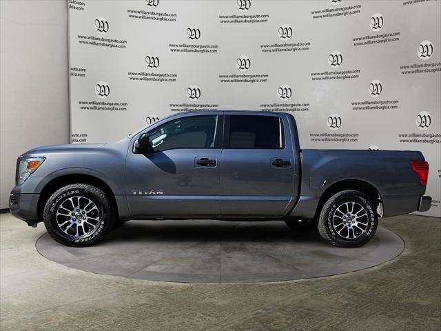 2022 Nissan TITAN Crew Cab SV 4x2