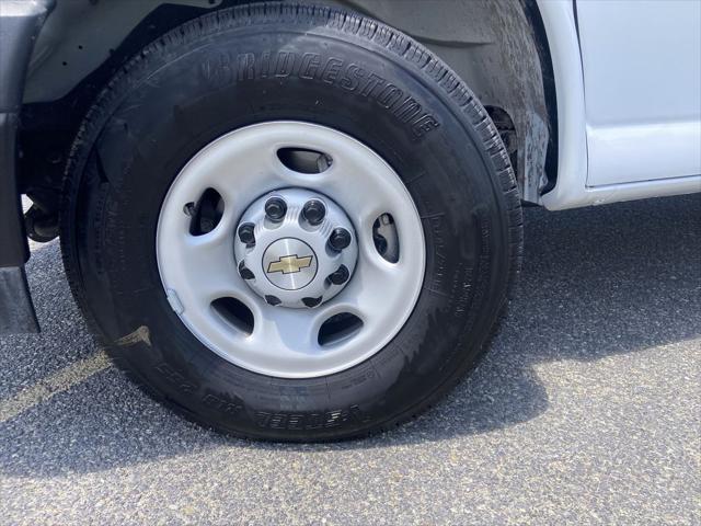 2025 Chevrolet Express Cargo Van RWD 3500 Regular Wheelbase WT