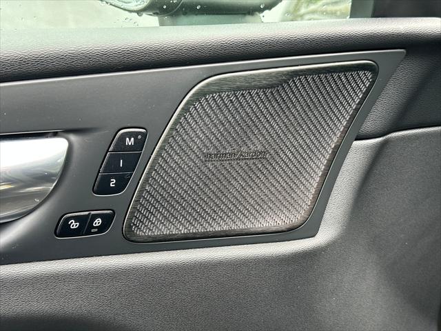 2022 Volvo XC60 Recharge T8 Inscription