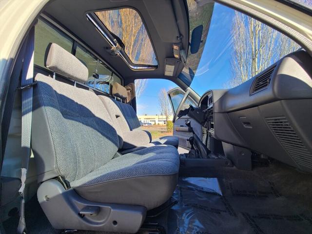 1990 Toyota 4WD Trucks V6 4X4 / 5-SPEED / 138K MILES / COLLECTOR QUALITY