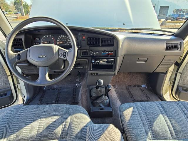 1990 Toyota 4WD Trucks V6 4X4 / 5-SPEED / 138K MILES / COLLECTOR QUALITY