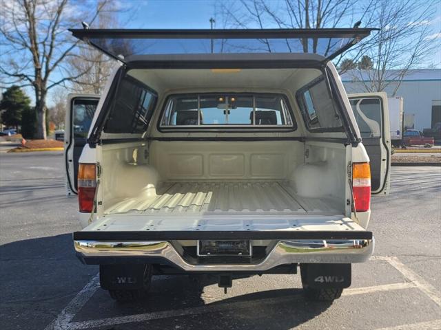 1990 Toyota 4WD Trucks V6 4X4 / 5-SPEED / 138K MILES / COLLECTOR QUALITY