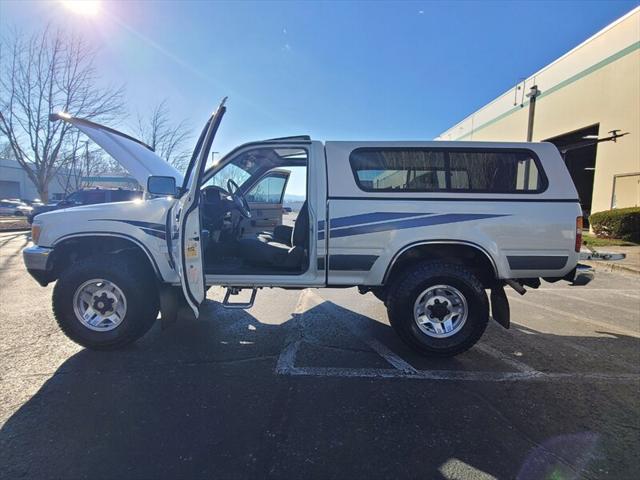 1990 Toyota 4WD Trucks V6 4X4 / 5-SPEED / 138K MILES / COLLECTOR QUALITY