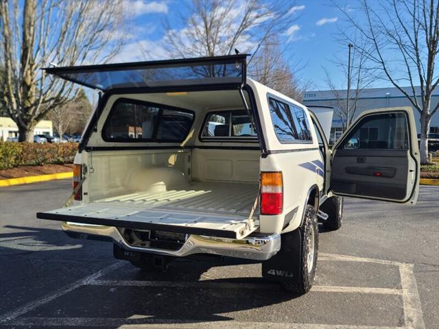 1990 Toyota 4WD Trucks V6 4X4 / 5-SPEED / 138K MILES / COLLECTOR QUALITY