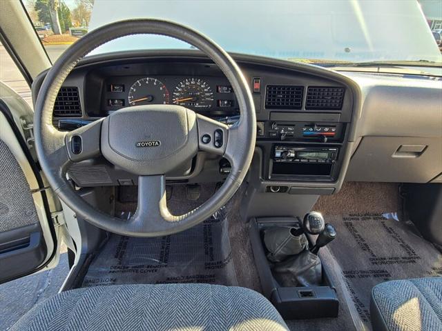 1990 Toyota 4WD Trucks V6 4X4 / 5-SPEED / 138K MILES / COLLECTOR QUALITY