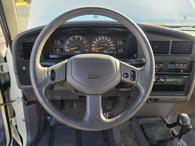 1990 Toyota 4WD Trucks V6 4X4 / 5-SPEED / 138K MILES / COLLECTOR QUALITY