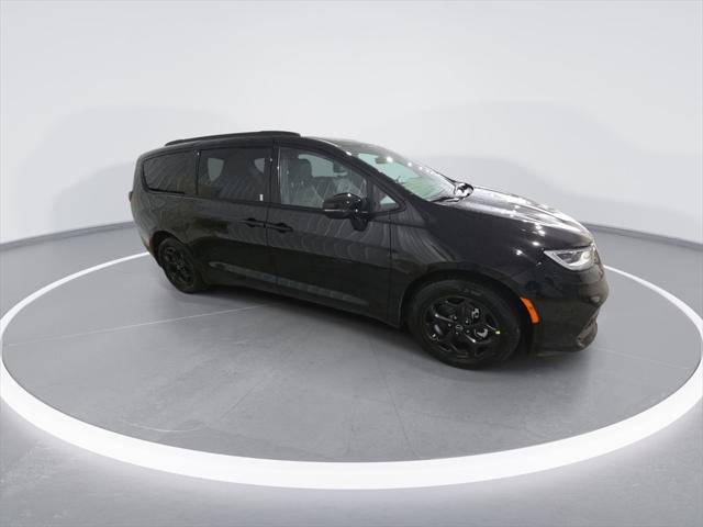 2025 Chrysler Pacifica Hybrid PACIFICA PLUG-IN HYBRID S APPEARANCE