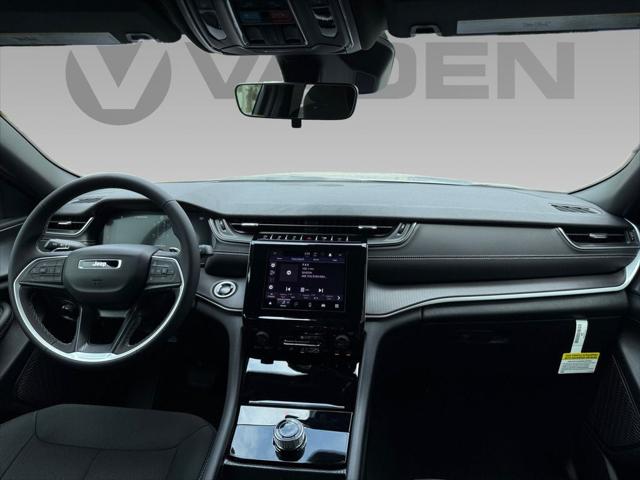 2025 Jeep Grand Cherokee GRAND CHEROKEE L LAREDO X 4X4