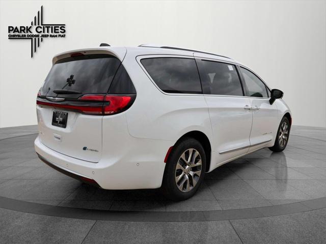 2025 Chrysler Pacifica Hybrid PACIFICA PLUG-IN HYBRID PINNACLE