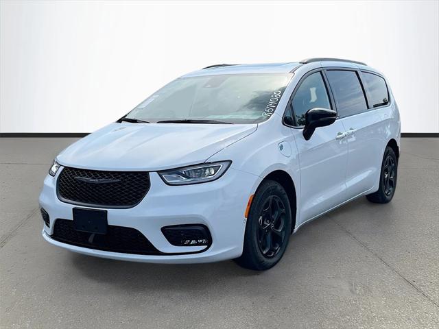2025 Chrysler Pacifica Hybrid PACIFICA PLUG-IN HYBRID S APPEARANCE