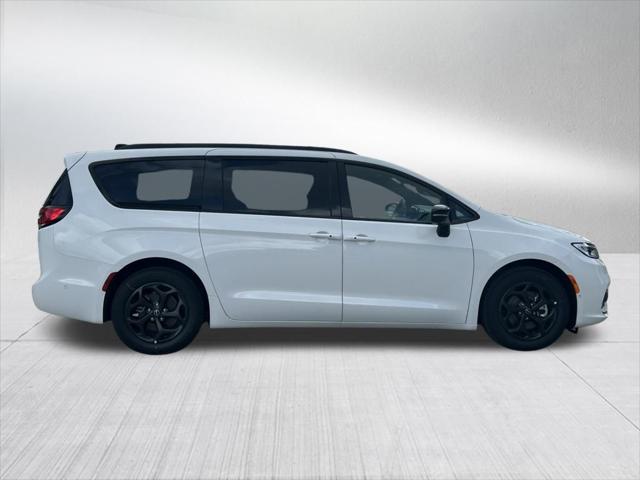 2025 Chrysler Pacifica Hybrid PACIFICA PLUG-IN HYBRID S APPEARANCE