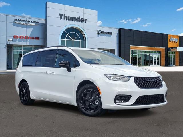 2025 Chrysler Pacifica Hybrid PACIFICA PLUG-IN HYBRID S APPEARANCE