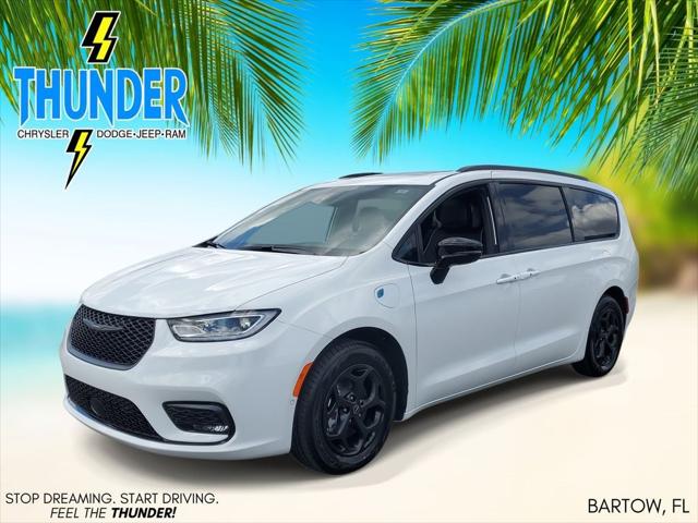 2025 Chrysler Pacifica Hybrid PACIFICA PLUG-IN HYBRID S APPEARANCE