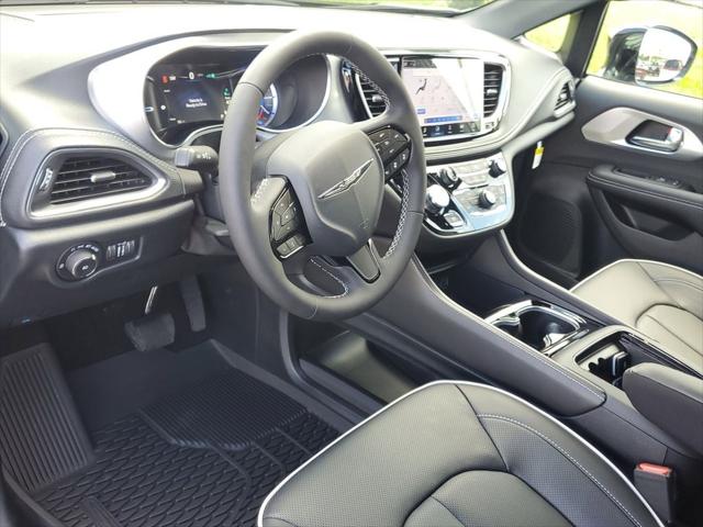 2025 Chrysler Pacifica Hybrid PACIFICA PLUG-IN HYBRID S APPEARANCE