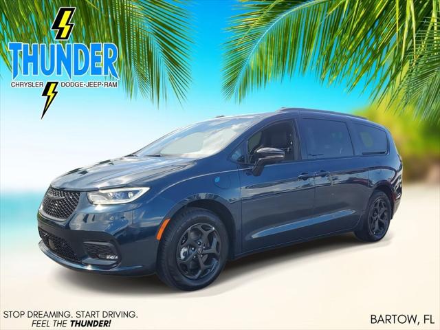 2025 Chrysler Pacifica Hybrid PACIFICA PLUG-IN HYBRID S APPEARANCE