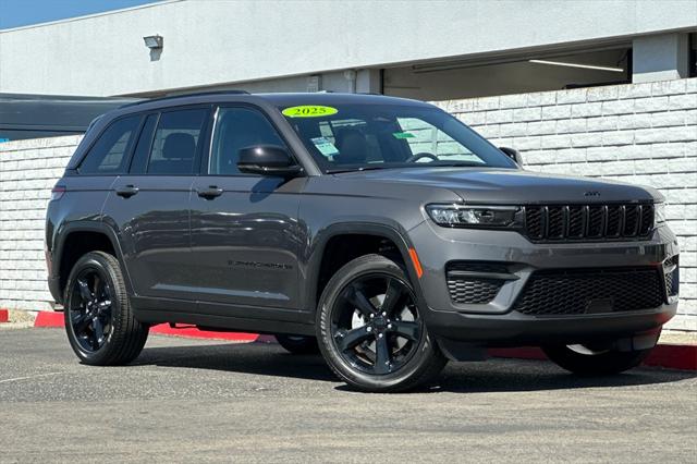 2025 Jeep Grand Cherokee GRAND CHEROKEE ALTITUDE X 4X4