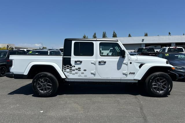 2025 Jeep Gladiator GLADIATOR SPORT S 4X4 2025 Jeep Gladiator GLADIATOR SPORT S 4X4