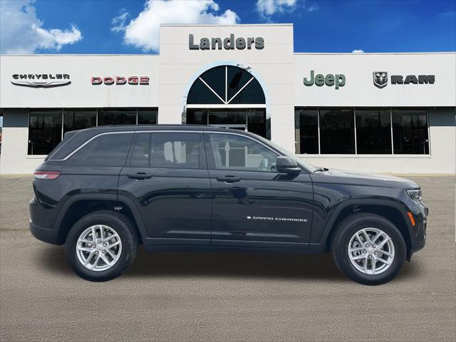 2025 Jeep Grand Cherokee GRAND CHEROKEE LAREDO X 4X4