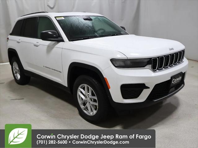 2025 Jeep Grand Cherokee GRAND CHEROKEE LAREDO X 4X4