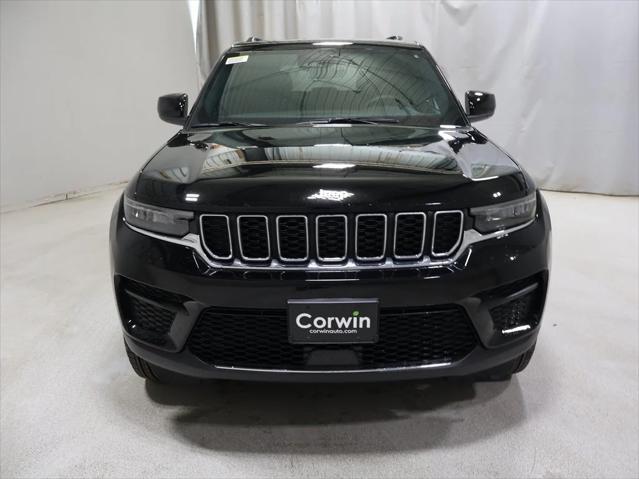 2025 Jeep Grand Cherokee GRAND CHEROKEE LAREDO X 4X4