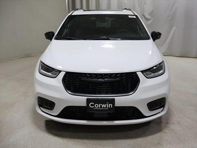 2025 Chrysler Pacifica Hybrid PACIFICA PLUG-IN HYBRID S APPEARANCE