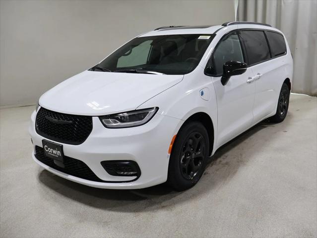 2025 Chrysler Pacifica Hybrid PACIFICA PLUG-IN HYBRID S APPEARANCE