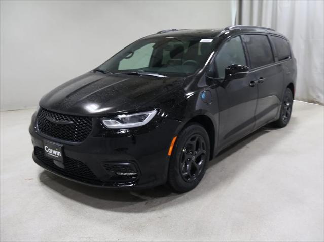 2025 Chrysler Pacifica Hybrid PACIFICA PLUG-IN HYBRID S APPEARANCE