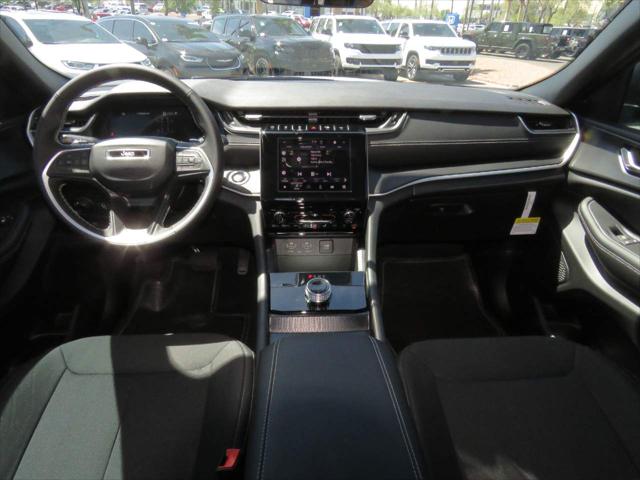 2025 Jeep Grand Cherokee GRAND CHEROKEE L LAREDO X 4X4 2025 Jeep Grand Cherokee GRAND CHEROKEE L LAREDO X 4X4