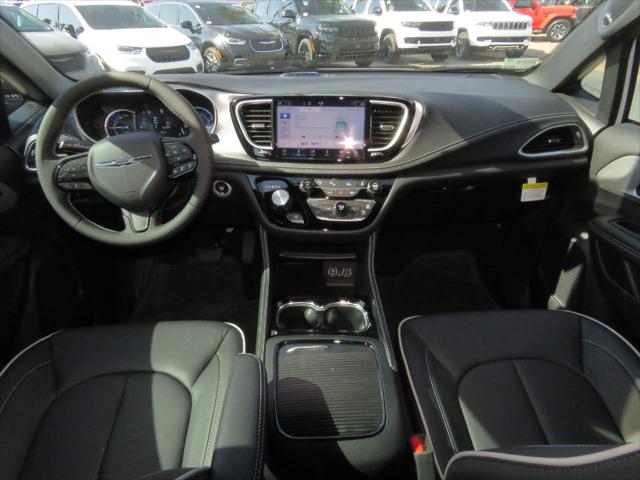2025 Chrysler Pacifica Hybrid PACIFICA PLUG-IN HYBRID S APPEARANCE