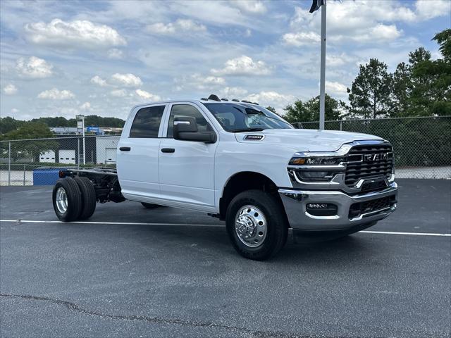 2025 RAM Ram 3500 Chassis Cab RAM 3500 TRADESMAN CREW CAB CHASSIS 4X4 60 CA