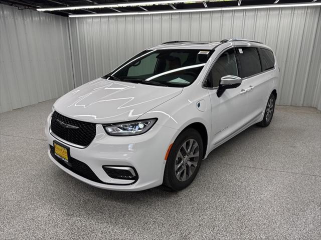 2025 Chrysler Pacifica Hybrid PACIFICA PLUG-IN HYBRID PINNACLE
