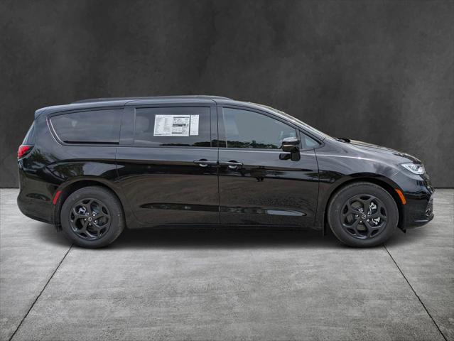 2025 Chrysler Pacifica Hybrid PACIFICA PLUG-IN HYBRID S APPEARANCE