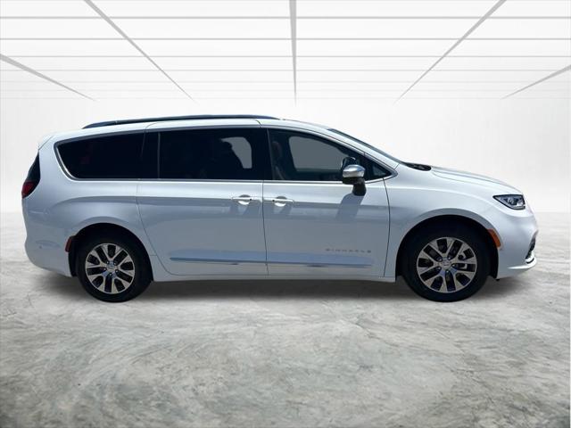 2025 Chrysler Pacifica Hybrid PACIFICA PLUG-IN HYBRID PINNACLE