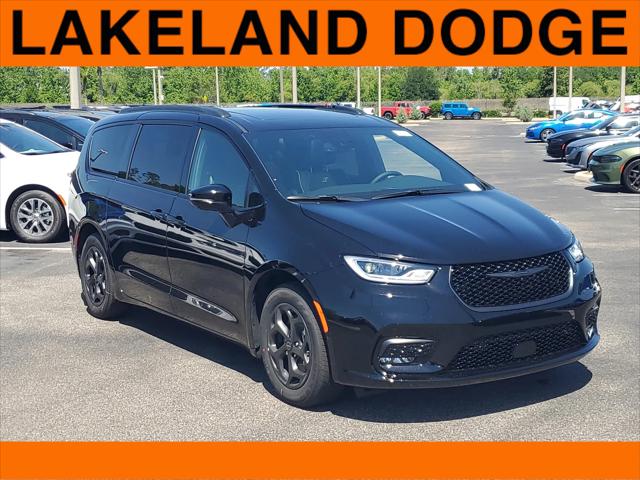 2025 Chrysler Pacifica Hybrid PACIFICA PLUG-IN HYBRID S APPEARANCE