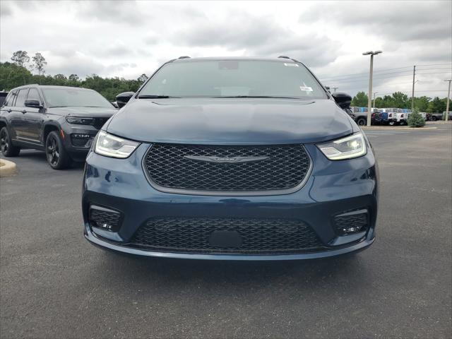 2025 Chrysler Pacifica Hybrid PACIFICA PLUG-IN HYBRID S APPEARANCE