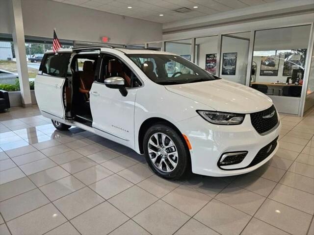 2025 Chrysler Pacifica Hybrid PACIFICA PLUG-IN HYBRID PINNACLE