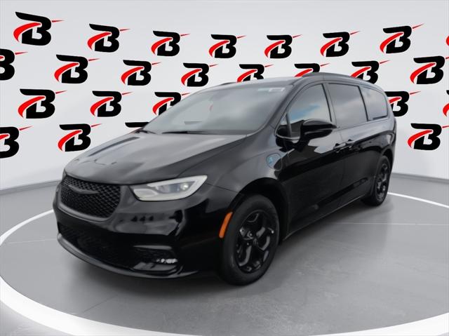 2025 Chrysler Pacifica Hybrid PACIFICA PLUG-IN HYBRID S APPEARANCE