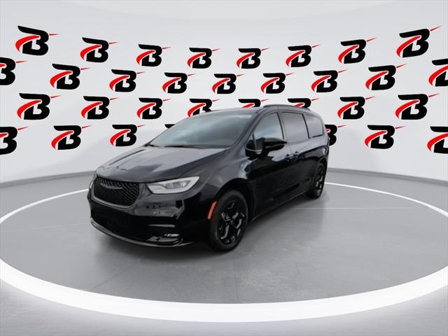 2025 Chrysler Pacifica Hybrid PACIFICA PLUG-IN HYBRID S APPEARANCE