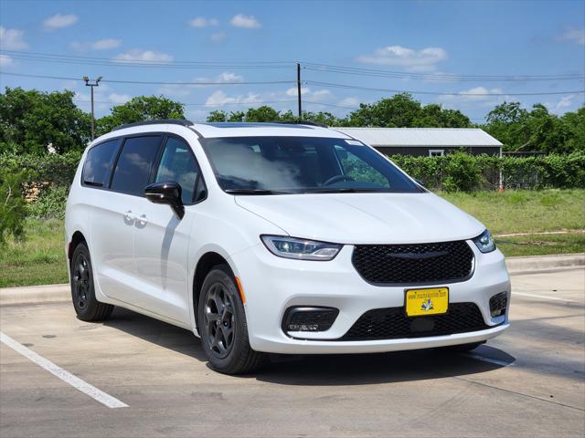 2025 Chrysler Pacifica Hybrid PACIFICA PLUG-IN HYBRID S APPEARANCE