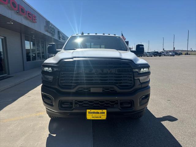 2025 RAM Ram 3500 RAM 3500 TRADESMAN CREW CAB 4X4 64 BOX