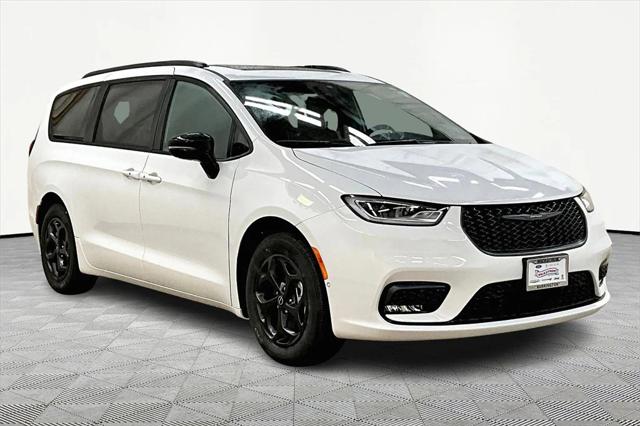 2025 Chrysler Pacifica Hybrid PACIFICA PLUG-IN HYBRID S APPEARANCE