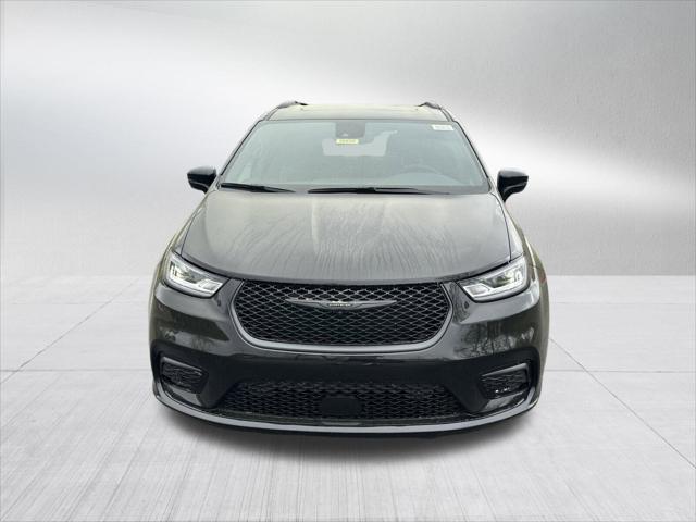 2025 Chrysler Pacifica Hybrid PACIFICA PLUG-IN HYBRID S APPEARANCE