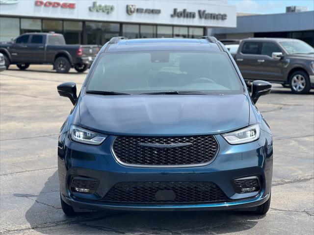 2025 Chrysler Pacifica Hybrid PACIFICA PLUG-IN HYBRID S APPEARANCE