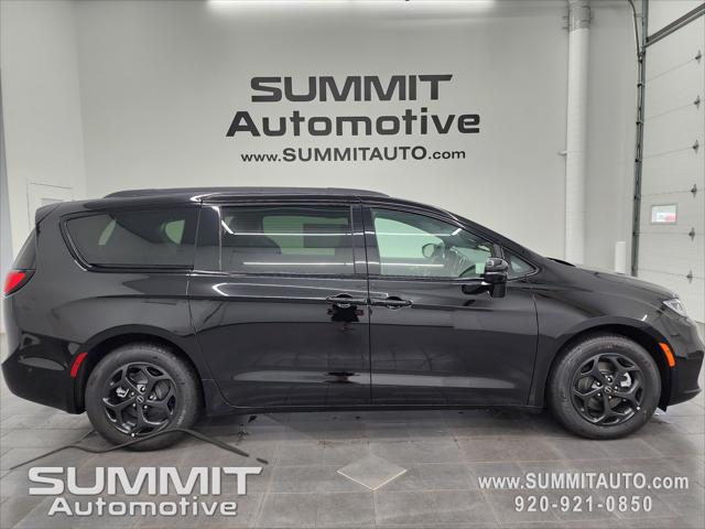 2025 Chrysler Pacifica Hybrid PACIFICA PLUG-IN HYBRID S APPEARANCE