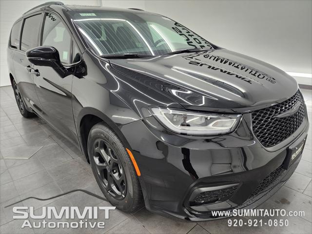 2025 Chrysler Pacifica Hybrid PACIFICA PLUG-IN HYBRID S APPEARANCE
